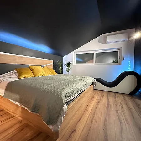Maison Love-room *